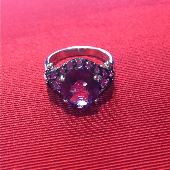 Sterling Silver Amethyst Ring - Picture 7 of 7